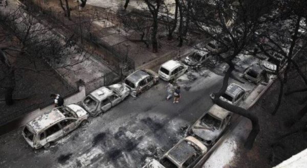 Φονική πυρκαγιά στο Μάτι: Αναβλήθηκε για τις 30 Οκτωβρίου η δίκη – Εν αναμονή της άρσης ασυλίας της Ρένας Δούρου
