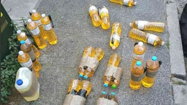 Βρέθηκαν 39 βόμβες μολότοφ σε ΙΧ αυτοκίνητο – Δύο συλλήψεις