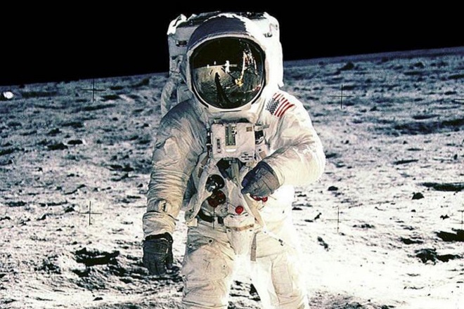Σελήνη: Όταν ο Άρμστρονγκ και ο Όλντριν πέρασαν σχεδόν μία ημέρα στη σεληνιακή επιφάνεια