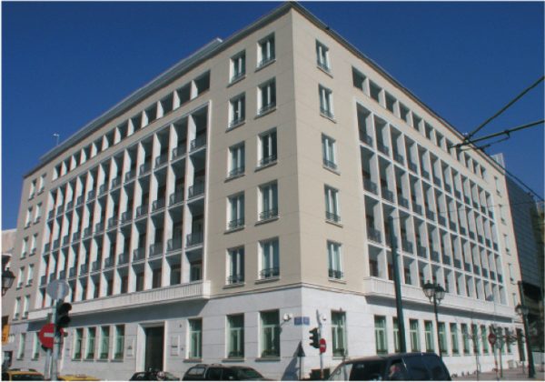 Τι αλλάζει στην κάρτα εργασίας και πόσοι διεκδικούν το «στρατηγείο του Μποδοσάκη»