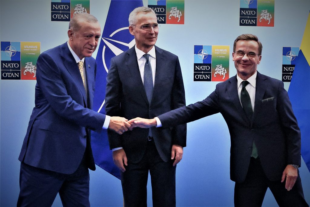 NATO: Θα υποκύψει η Στοκχόλμη στο «μακρύ» χέρι του Ταγίπ για χάρη της ένταξης;