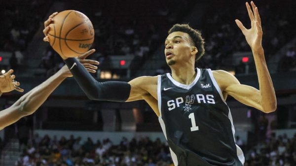 «Συστήθηκε» για τα καλά στο ΝΒΑ ο Γουεμπανιάμα, όμως δεν απέτρεψε την ήττα των Σπερς