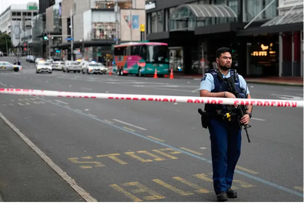 Νέα Ζηλανδία: 3 νεκροί από πυροβολισμούς στην Οκλαντ – Ο δράστης ανάμεσα στα θύματα