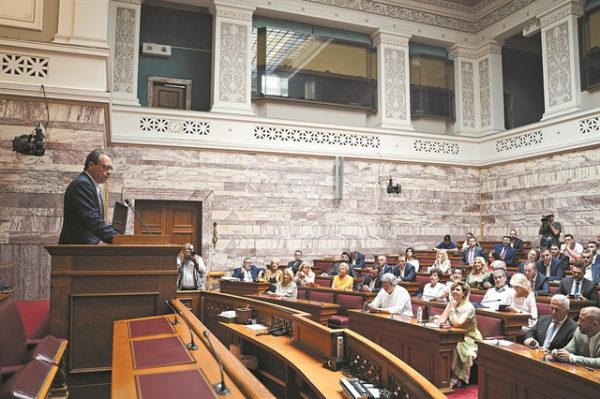 ΣΥΡΙΖΑ: 47 ξένοι στην ίδια ομάδα