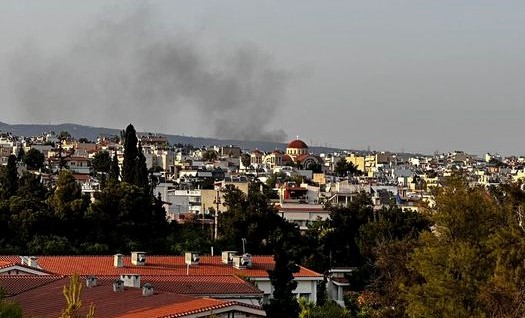 Φωτιά κοντά στο Ολυμπιακό Χωριό στον δήμο Αχαρνών