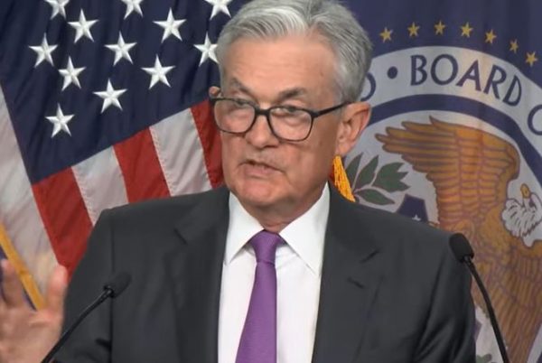 Όλα τα ενδεχόμενα ανοιχτά για τα επιτόκια