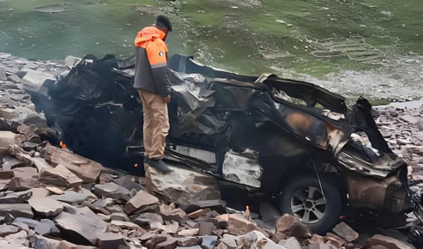 Πακιστάν: 8 τουρίστες απανθρακώθηκαν μετά την πτώση του οχήματός τους σε χαράδρα