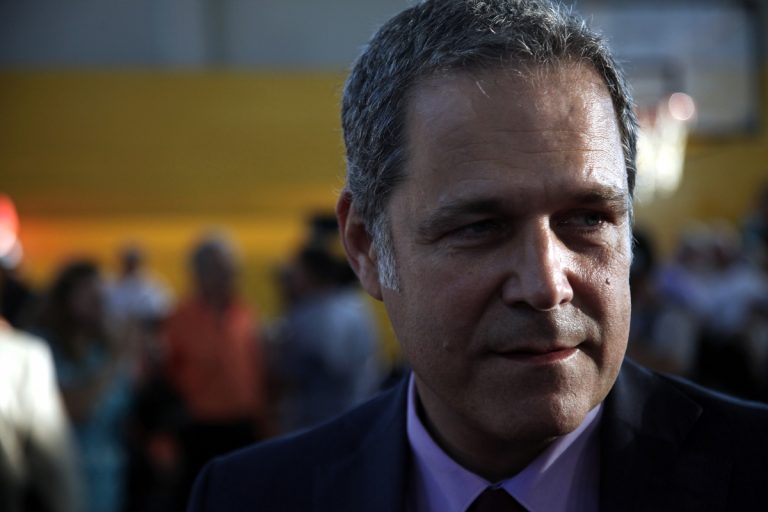 Θάνος Τζήμερος: «Πόρτα» από το Twitter – Μπλόκαρε τον λογαριασμό του