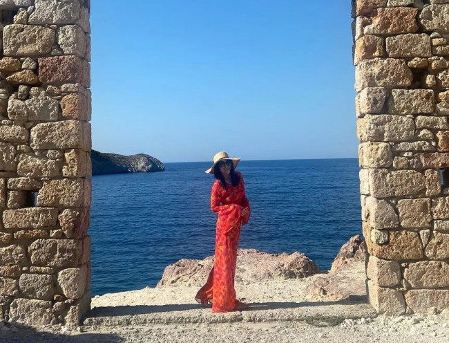 «Η ευτυχία δεν είναι κάτι που αναβάλλεις»: Στη Μήλο η Ιωάννα Παλιοσπύρου – Οι υπέροχες εικόνες από τις διακοπές της