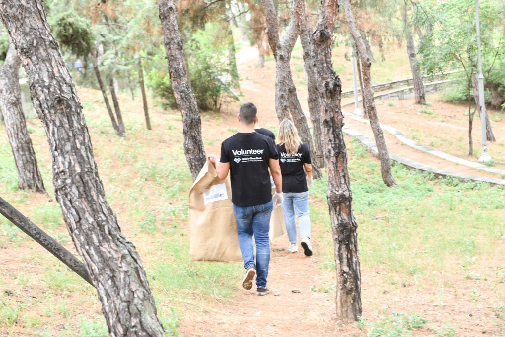AbbVie: Τρόφιμα, ρούχα και ανακύκλωση στο εθελοντικό πρόγραμμα Week of Possibilities