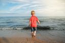 Κρήτη: 4χρονος περιπλανιόταν μόνος του σε παραλία – Τι είπε η μητέρα του στους αστυνομικούς