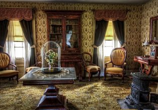 Airbnb: Ακίνητο με τζακούζι ή το σπίτι της… γιαγιάς