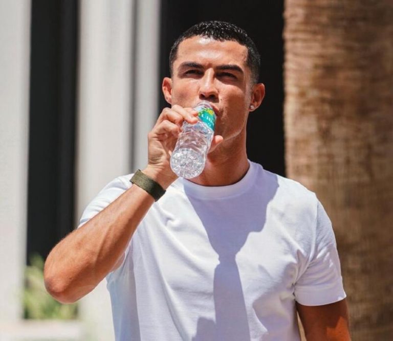«Το… μαγικό νερό του Κριστιάνο είναι ένα ψέμα»!