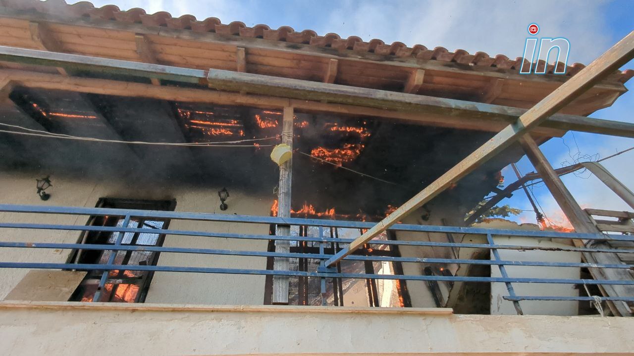 Φωτιά στον Κουβαρά: Χώροι φιλοξενίας ανακοίνωσε ο Δήμος Σαρωνικού για όσους εγκατέλειψαν τα σπίτια τους