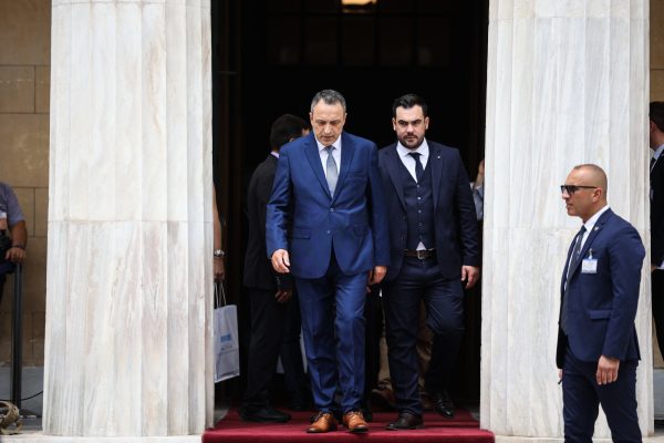 Σπαρτιάτες: «Εμφύλιος» για τον Κασιδιάρη – Μέτρα κατά του βουλευτή Φλώρου προανήγγειλε ο Στίγκας