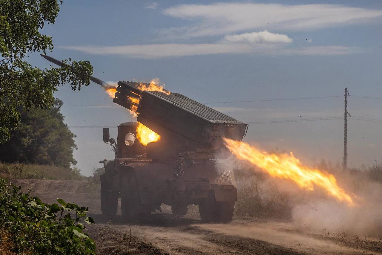 Πόλεμος στην Ουκρανία: Ρωσικός βομβαρδισμός στο Χάρκοβο, ουκρανικός στο Σεμπέκινο
