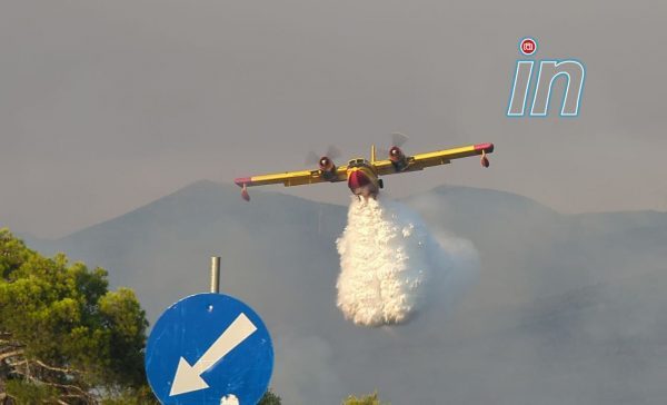 Φωτιά: Βελτιωμένη η κατάσταση σε Δυτική Αττική και Σπάρτη – Μάχη με τις φλόγες στη Ρόδο