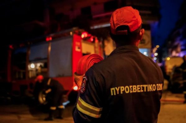 Ηράκλειο: Μεγάλη μάχη για την κατάσβεση πυρκαγιάς σε πιεστήρια εφημερίδας – Ενα άτομο στο νοσοκομείο