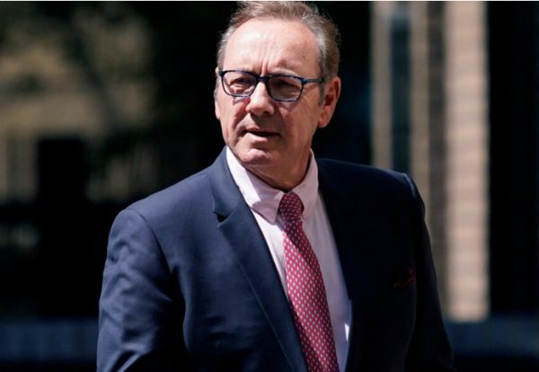 Κέβιν Σπέισι: Αθώος για όλες τις κατηγορίες σεξουαλικών επιθέσεων στη Βρετανία