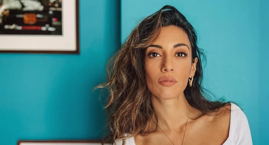 Ευγενία Σαμαρά: Με εντυπωσιακό μπικίνι στους καταρράκτες της Σαμοθράκης