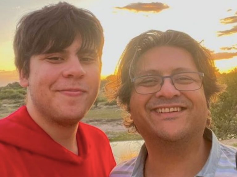 Υποβρύχιο Titan: Η τελευταία φωτογραφία πατέρα – γιου πριν την τραγωδία