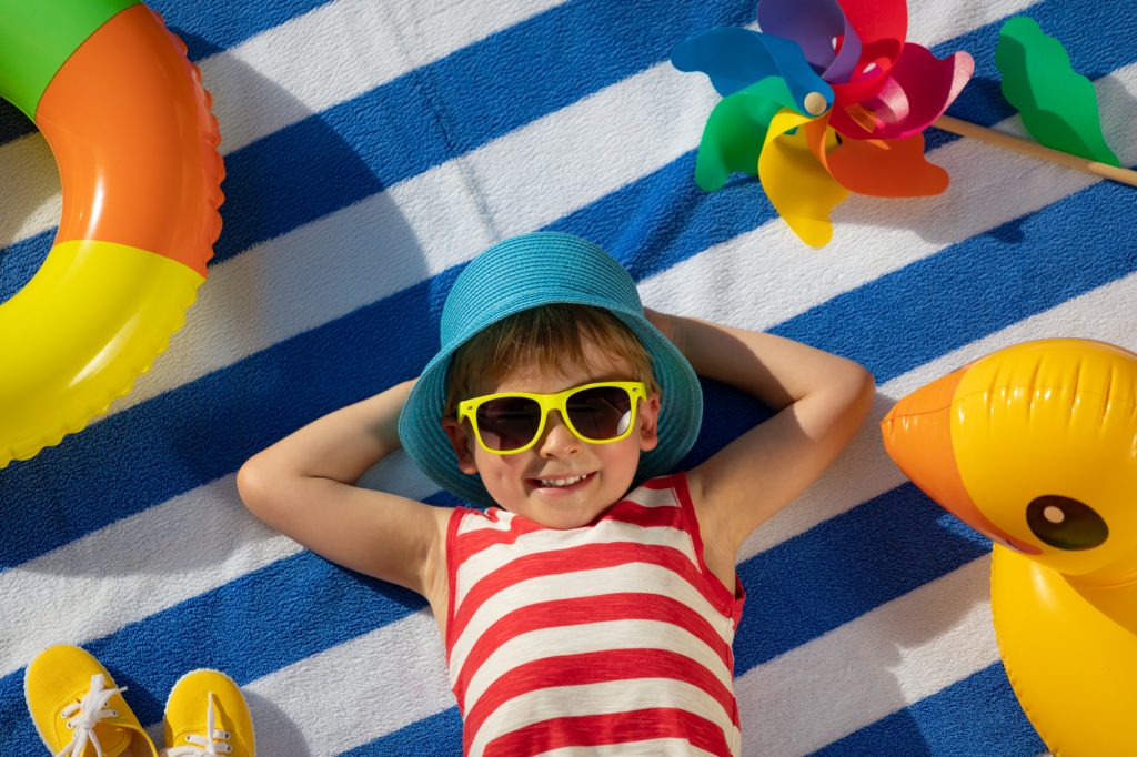 Διακοπές με τα παιδιά: Πώς θα τα κρατήσετε χαρούμενα και ασφαλή