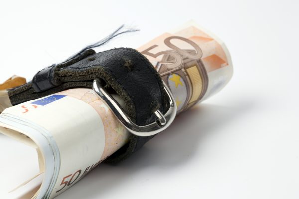 Θα μειωθεί κι άλλο η κατανάλωση – Καμπανάκι ΣΕΛΠΕ για την ακρίβεια