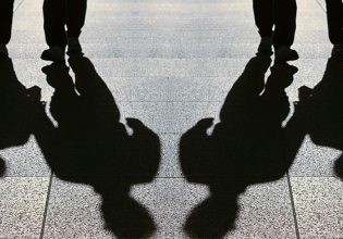 Συμμορία νεαρών χτύπησε και λήστεψε παρέα με ανήλικους στη Θεσσαλονίκη