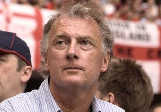 Πέθανε ο θρυλικός Τρέβορ Φράνσις σε ηλικία 69 ετών