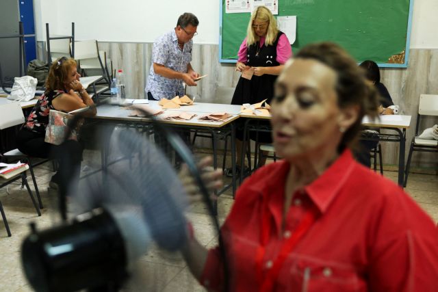 Ισπανία: Πρωτιά της δεξιάς χωρίς πλειοψηφία σύμφωνα με τα σχεδόν τελικά αποτελέσματα