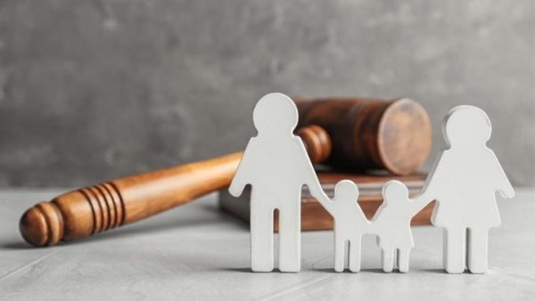 Μετά το διαζύγιο: Πώς μπορεί να λειτουργήσει η συνεπιμέλεια