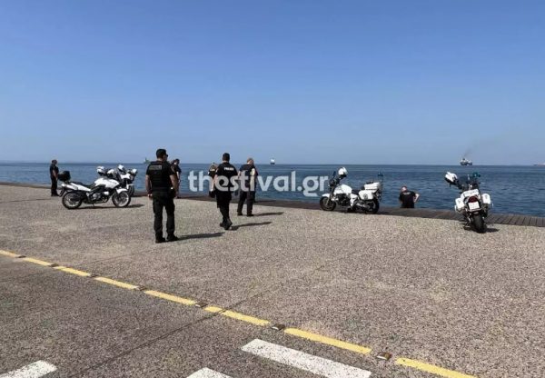 Θεσσαλονίκη: Άνδρας επιχείρησε να αυτοκτονήσει πέφτοντας στον Θερμαϊκό – Τον έσωσαν αστυνομικοί