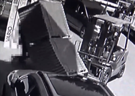 Μαρτυρικός θάνατος για 14χρονο στην Τουρκία: Καταπλακώθηκε από παλέτες που μετέφερε ο πατέρας του