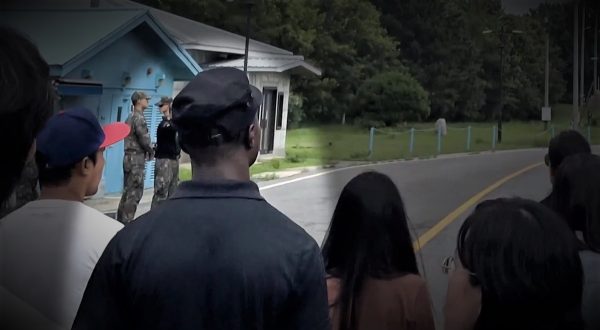 Τράβις Κινγκ: Ποιος είναι ο μυστηριώδης Αμερικανός στρατιώτης που αυτομόλησε στη Βόρεια Κορέα