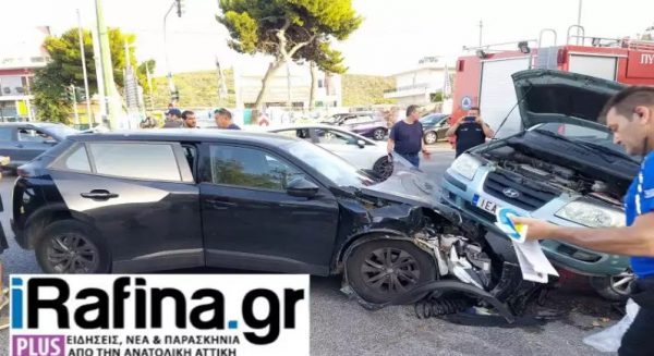Ραφήνα: Παραβίασε το κόκκινο ενώ μετέφερε ηλικιωμένο στο Κέντρο Υγείας