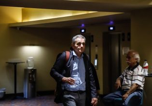 Τσακαλώτος στην ΚΕ: Ο ΣΥΡΙΖΑ χρειάζεται και συνέχεια και τομή