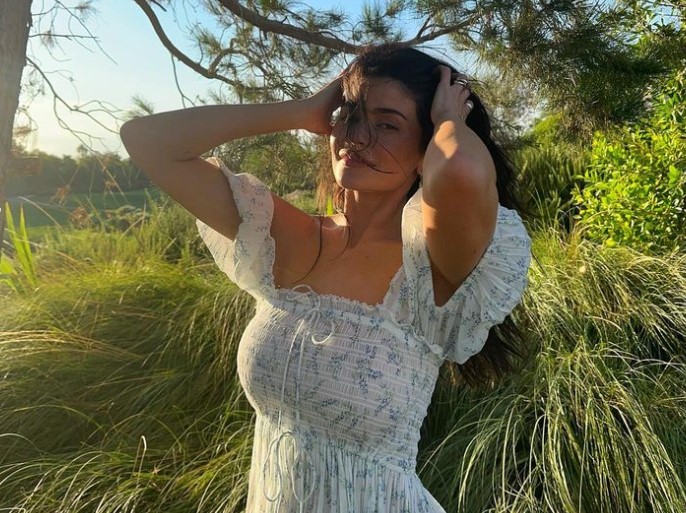 Κάιλι Τζένερ: Πόζαρε με σέξι διάθεση και έκλεψε τις εντυπώσεις