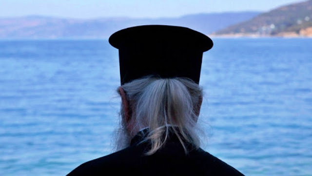 Αρχιμανδρίτης πέθανε στην θάλασσα της Χαλκίδας
