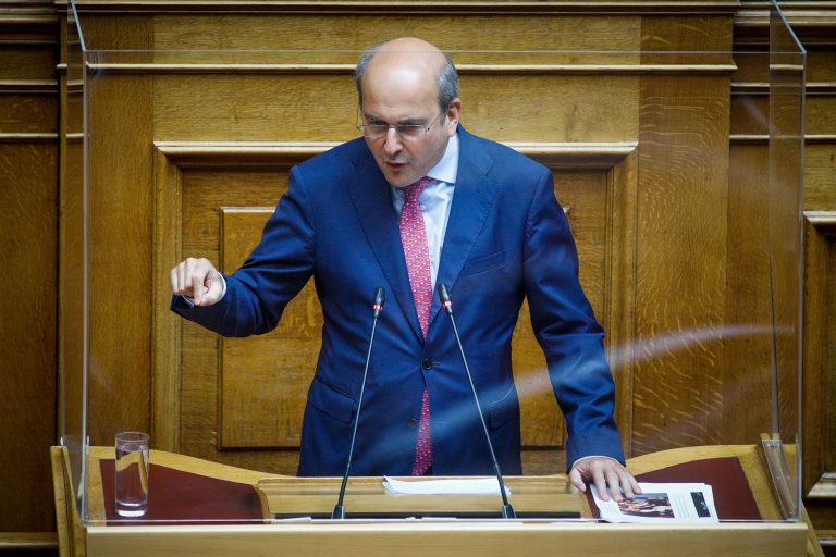 Χατζηδάκης: Ο μέσος δημόσιος υπάλληλος θα έχει όφελος 1.292 ευρώ μικτά το χρόνο