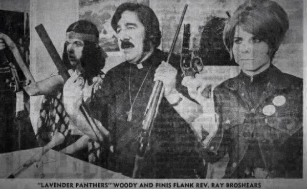 Ο αμφιλεγόμενος, ομοφυλόφιλος ιερέας που έφερε την αυτοδικία στους δρόμους του Σαν Φρανσίσκο