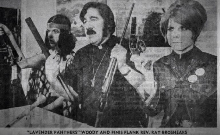 Ο αμφιλεγόμενος, ομοφυλόφιλος ιερέας που έφερε την αυτοδικία στους δρόμους του Σαν Φρανσίσκο