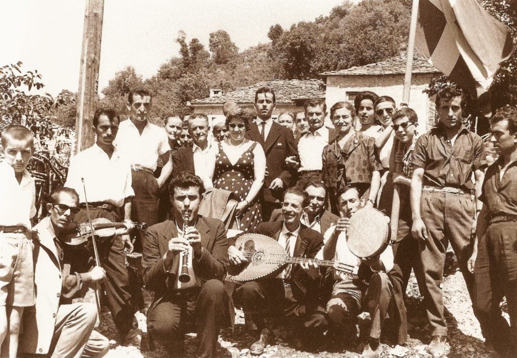 Ελευσίνα: Το «Πάσχα του Καλοκαιριού» με τραγούδια και «τρανούς χορούς»