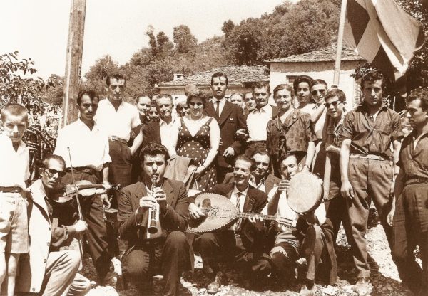 Ελευσίνα: Το «Πάσχα του Καλοκαιριού» με τραγούδια και «τρανούς χορούς»