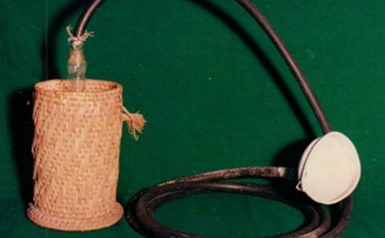 Έπιπλα: Οι παρεξηγημένες ονομασίες – «Κλανιόλα», «καριόλα», «αναπαψώλια»