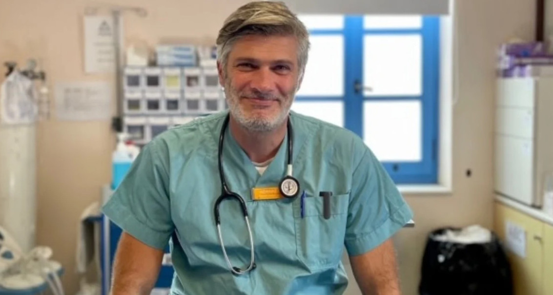 Σέριφος: Ο γιατρός Θανάσης Κοντάρης έκανε την πρώτη πετυχημένη θρομβόλυση στο περιφερειακό ιατρείο του νησιού