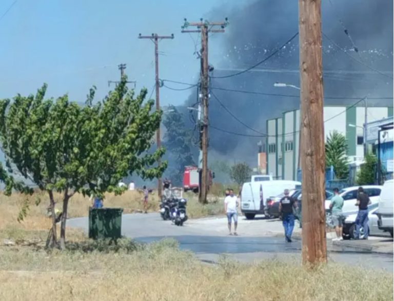 Φωτιά σε Μαγνησία και Μεσσηνία: Μήνυμα από το 112 για εκκενώσεις οικισμών
