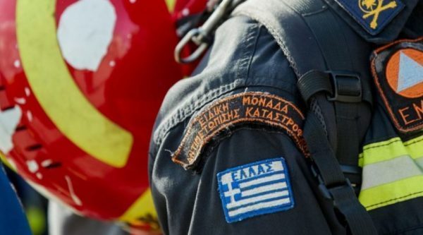 Επιχείρηση απεγκλωβισμού οδηγού που έπεσε σε χαντάκι στην Κρήτη