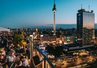 Τι κρύβεται πίσω από «τη γενιά που δεν κάνει τίποτα»;