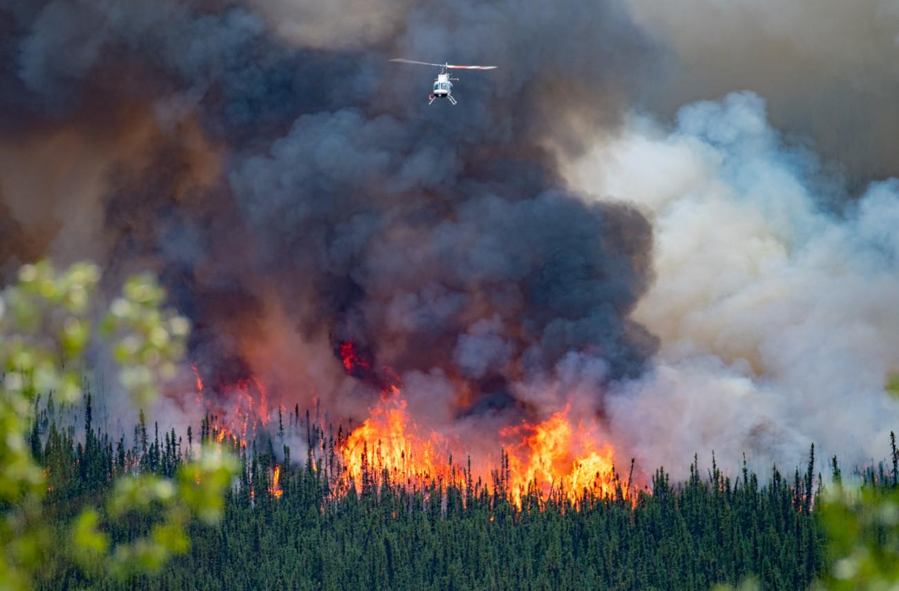 Καναδάς: Εκκένωση από αέρος κατοίκων του Βορρά λόγω ισχυρών δασικών πυρκαγιών