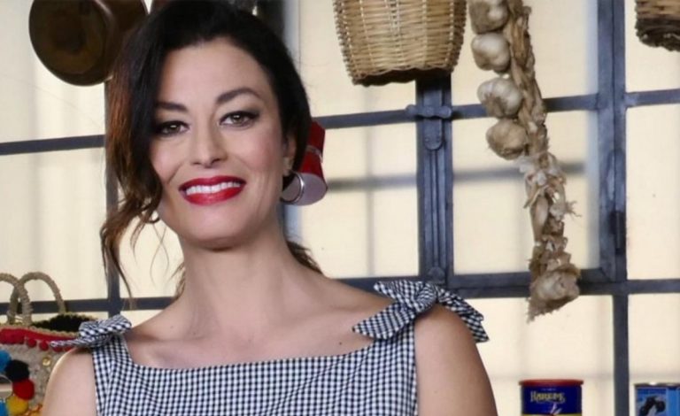 Δωροθέα Μερκούρη: «Θα είστε πάντα μια σκιά» – Η αποστομωτική της απάντηση σε αρνητικό σχόλιο